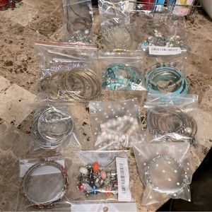 🍀$10🍀Custom jewelry necklace and bracelets (various colors/designs)